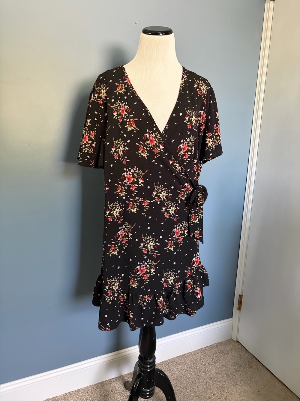 Black Floral Wrap Dress - Short Sleeve